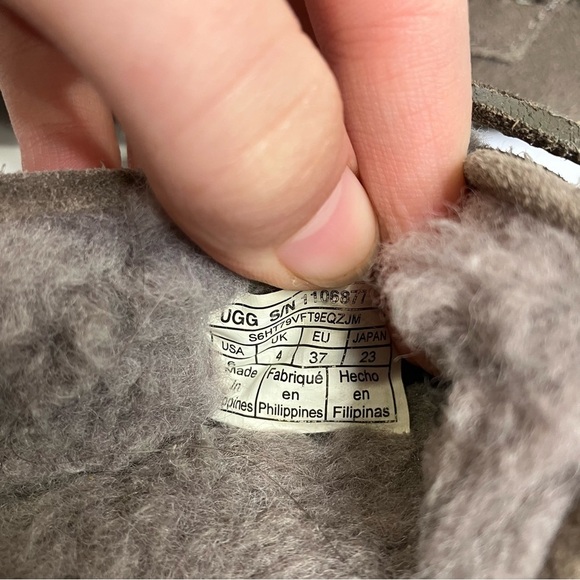 UGG Dakota slippers taupe women’s size 6 house shoes casual shearling lined - Picture 9 of 10